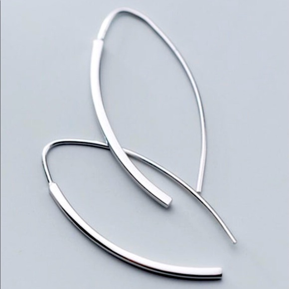 New .925 Earrings with Platinum Overlay - Picture 4 of 4